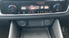 Nissan Qashqai 1.3 DiG-T MH 158 Premiere Edition 5dr Xtronic Petrol Hatchback